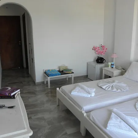 Hotel Areti Kamari (Santorini)