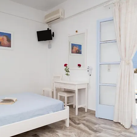 Areti 3* Kamari (Santorini)